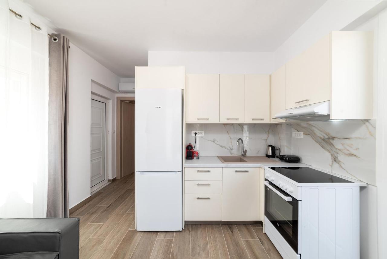 E.Berdufi Apartament Sea View Элунда Экстерьер фото